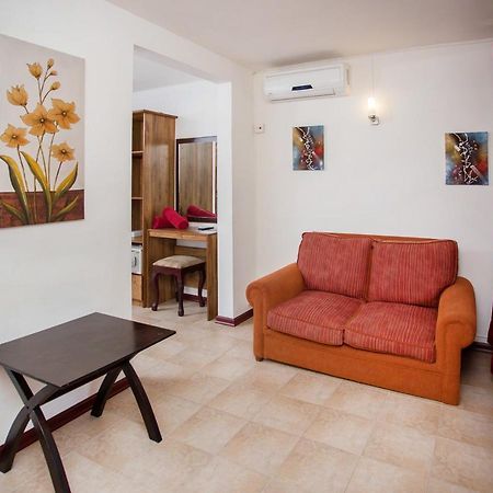 Talamba Blue Bed & Breakfast Blue Bay Exterior photo