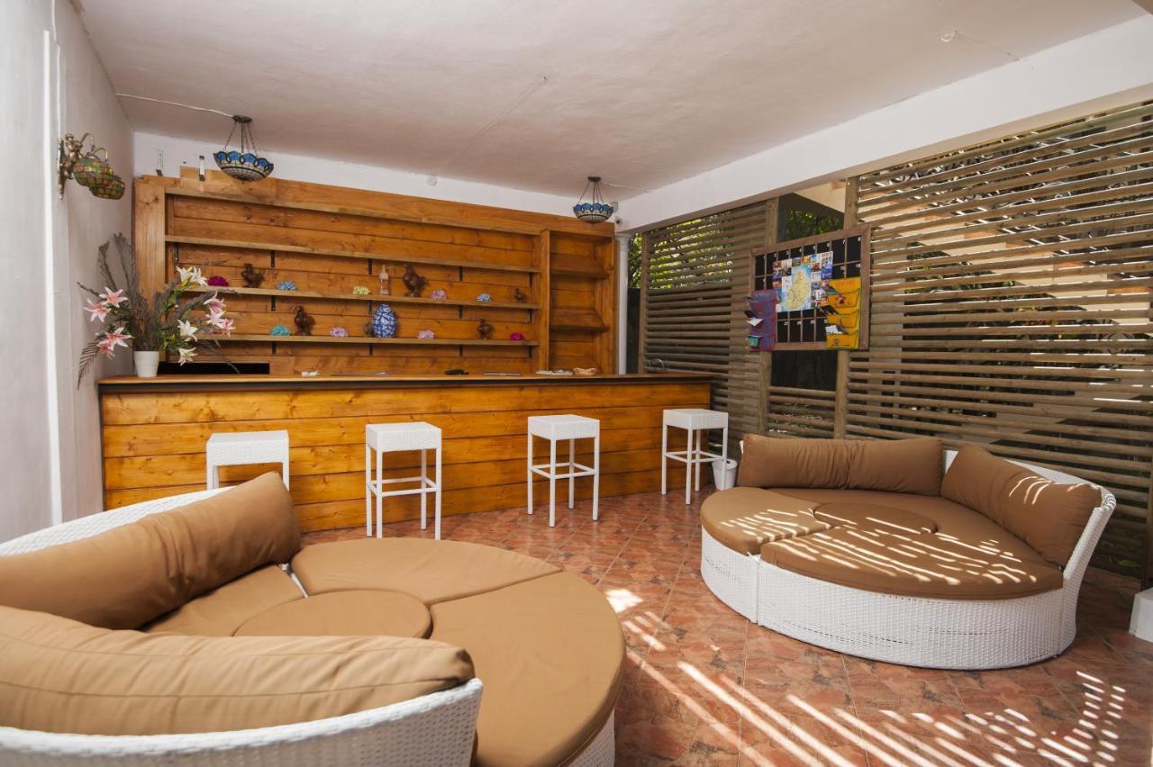 Talamba Blue Bed & Breakfast Blue Bay Exterior photo